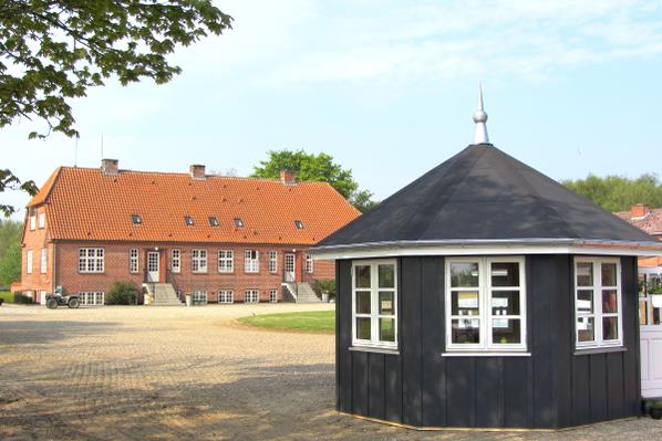 Havepavillion beklædt med MultiPlank light